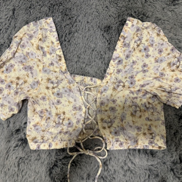 Linen Cropped Blouse - Picture 10 of 10